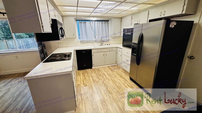 Photo - Charming 3 Bedroom Rambler + Large Storage/Shop | Kent, WA