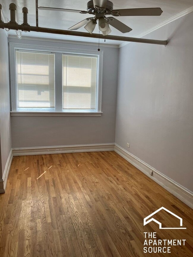 Photo - 4828.5 W Addison St Unit G