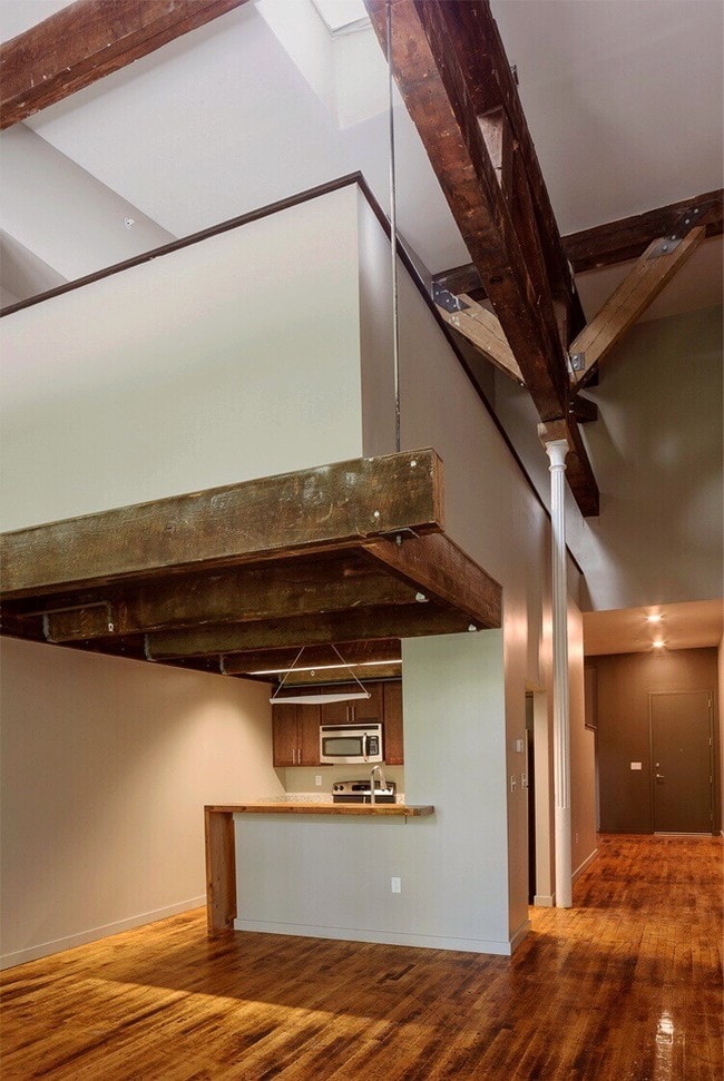 Studio Loft + Den