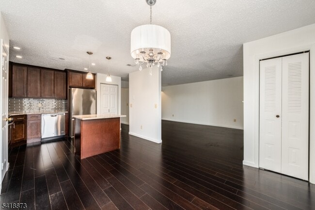 Photo - 11 Colton Cir