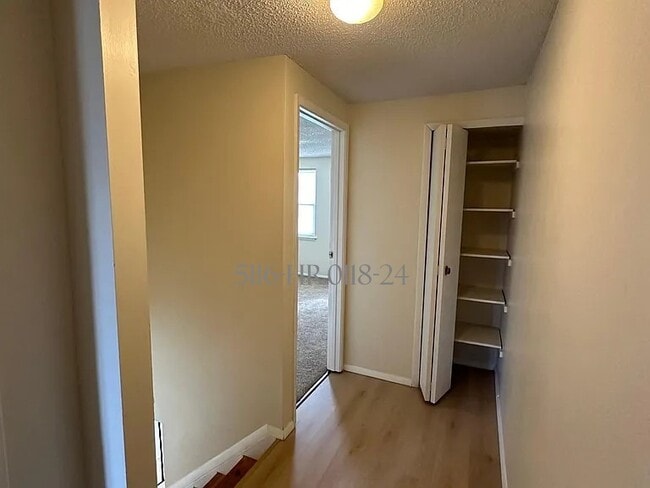 Photo - 2472 Agler Rd