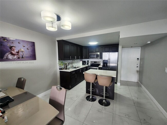 Building Photo - 1825 W 44th Pl Unit 1208