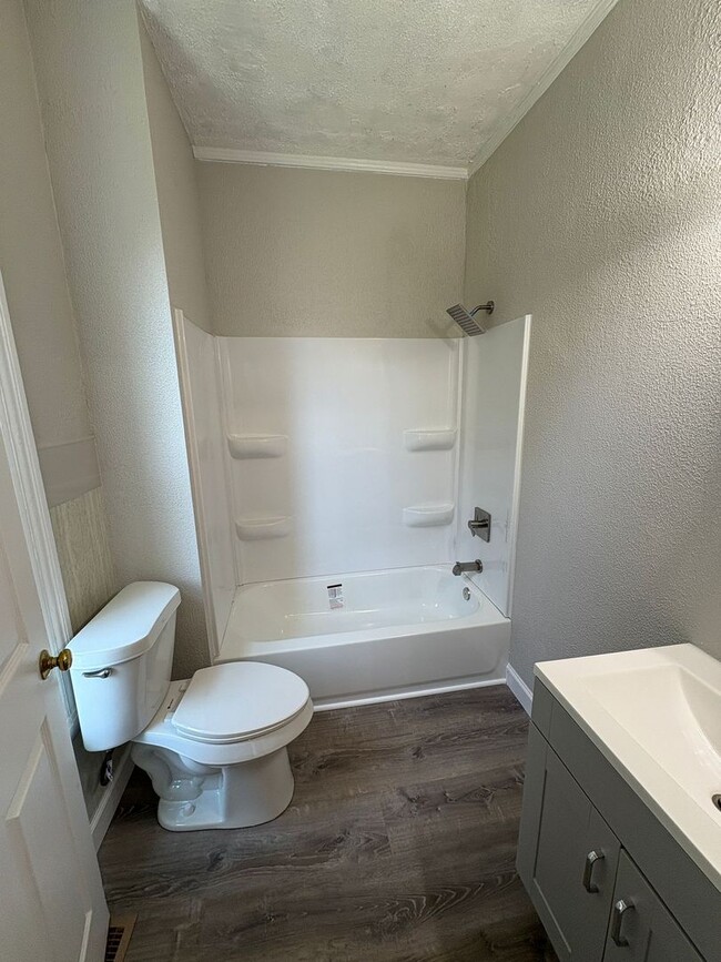 Photo - 3937 Woodhaven Dr