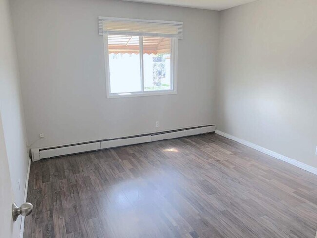 Photo - Rundvall Manor