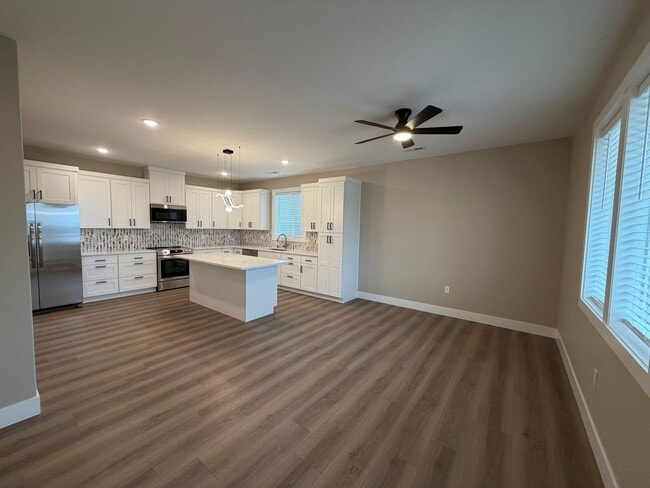 Photo - 2121 Carr Rd