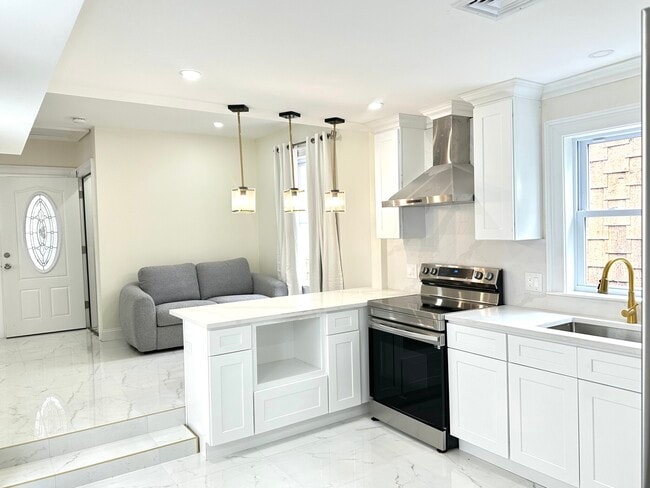 Photo - 11 Burrell St Unit 2