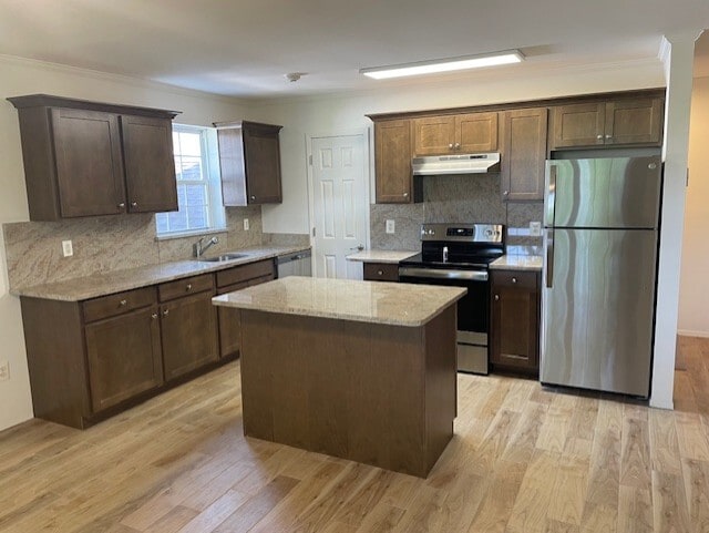1 BD - Kitchen