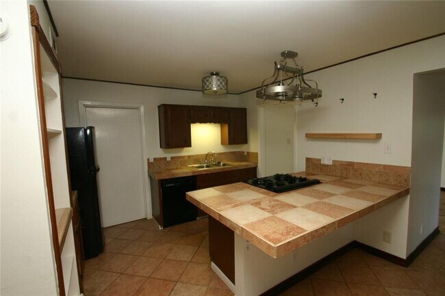 Photo - 6702 Isabelle Dr