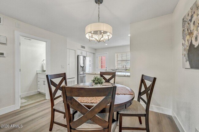 Photo - 4901 E Kelton Ln