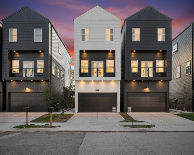 Building Photo - 868 E 35th St