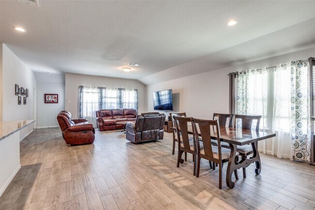 Photo - 5 Bedrooms, Corner Lot, Total Showstopper!