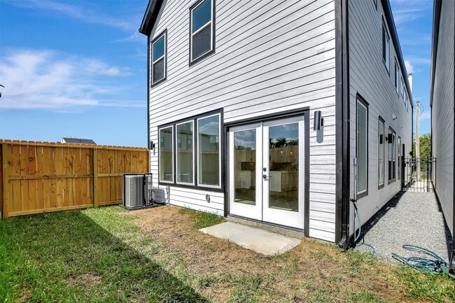 Photo - 3626 Amos St