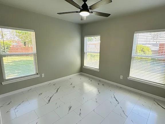 2504 Avon Dr