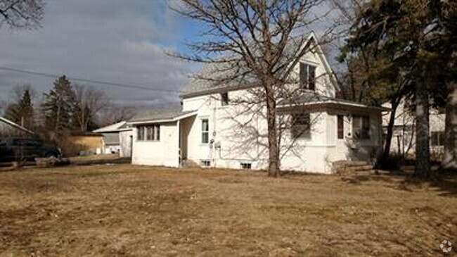 Building Photo - 3 bedroom/ 1 bath home