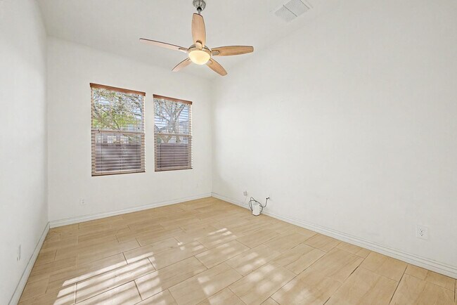 Photo - 234 W Beverly Ln
