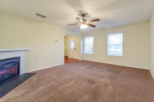 Photo - 100 Wexford Way