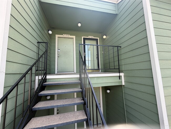 14777 Wunderlich Dr Unidad 2104