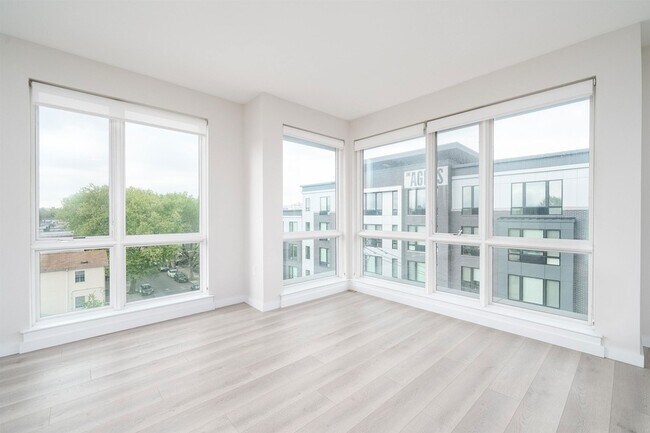 Photo - 16 Bennett St Unidad 512