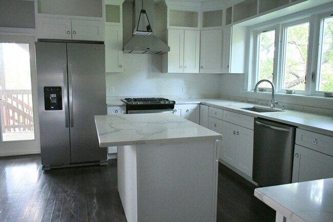 Photo - 444 Sumner St Unit 1