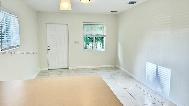 Building Photo - 19505 SW 128th Ave Unit 1