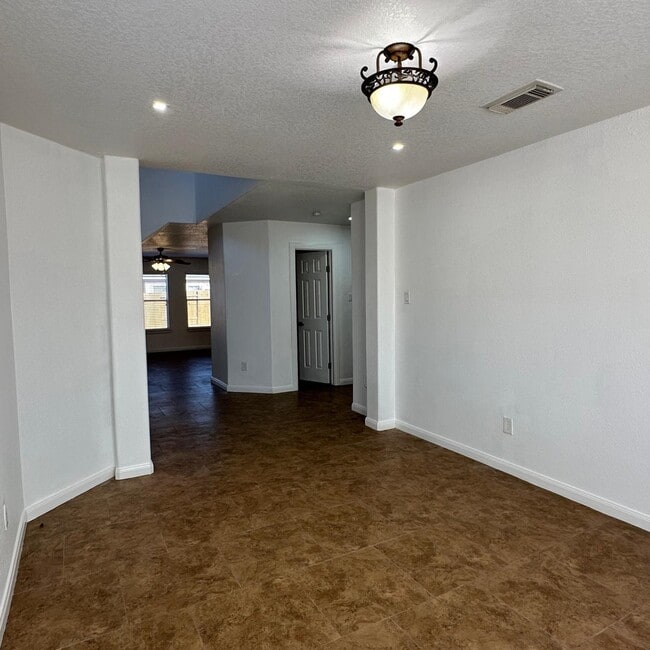 Photo - 1403 High Thicket Ct