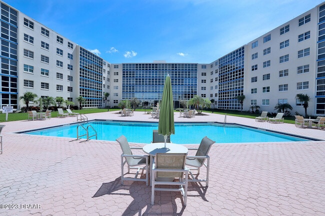 Building Photo - 1224 S Peninsula Dr Unit 102