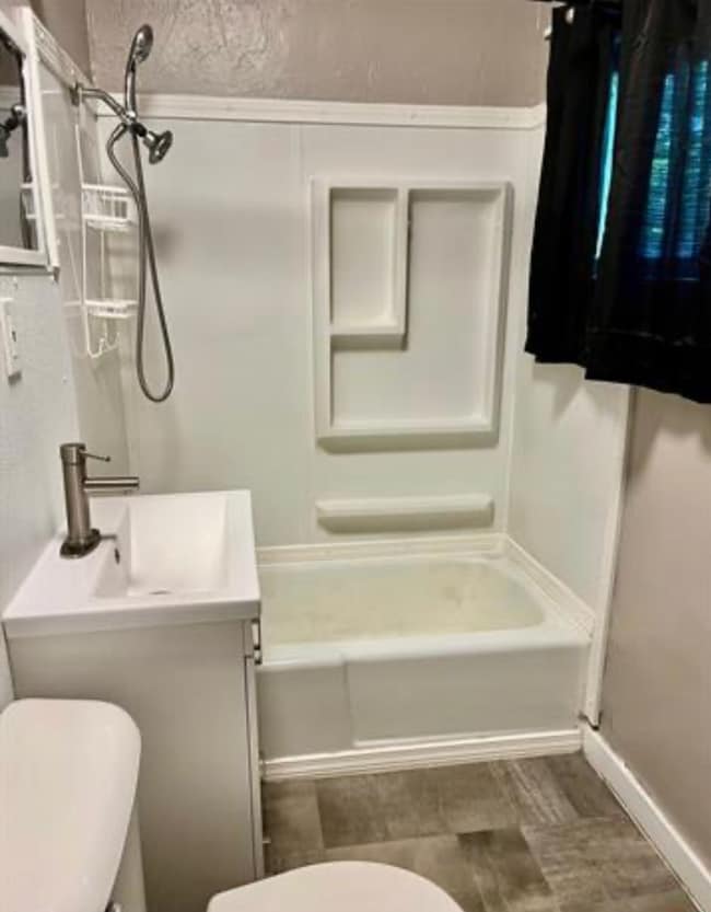 Photo - 122 Walnut St