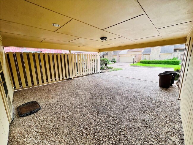 Photo - 124 Old Bridge Lake St