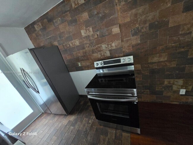 Photo - 1715 Wiley St Unidad 8