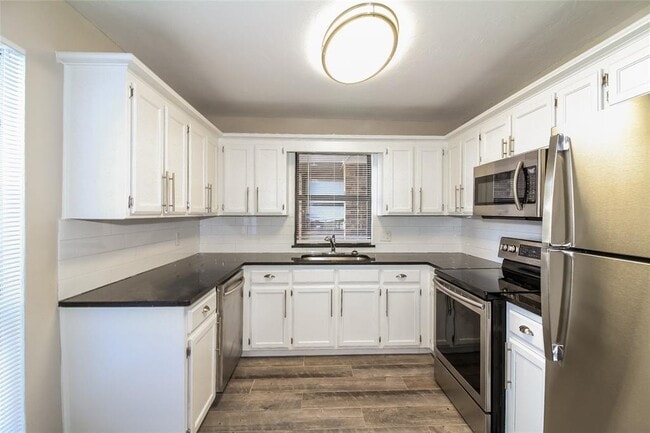 Photo - 1102 Swan Lake Rd