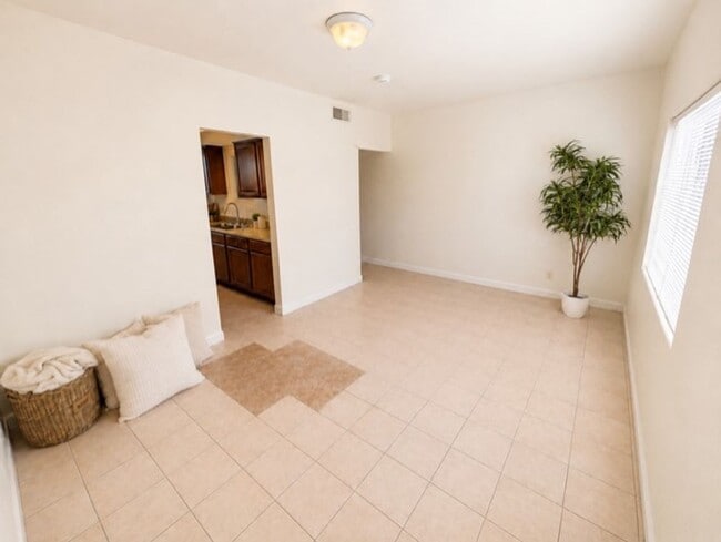 Photo - 1229 W Pierce St Unit 2