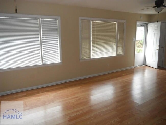 Photo - 503 Stewart Dr