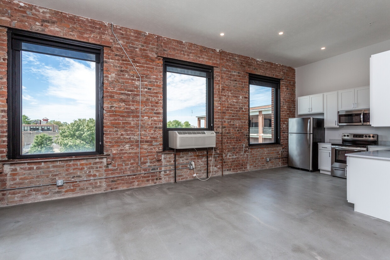 Photo - Dahlman Flats Apartments