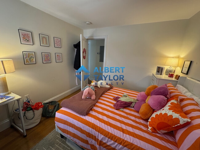 Building Photo - 44 Greycliff Rd Unit 1