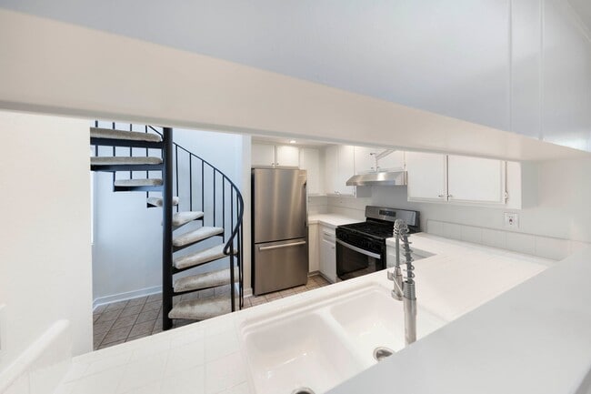 Photo - 2 Bedroom condo - Biking distance to the beach Unit 202