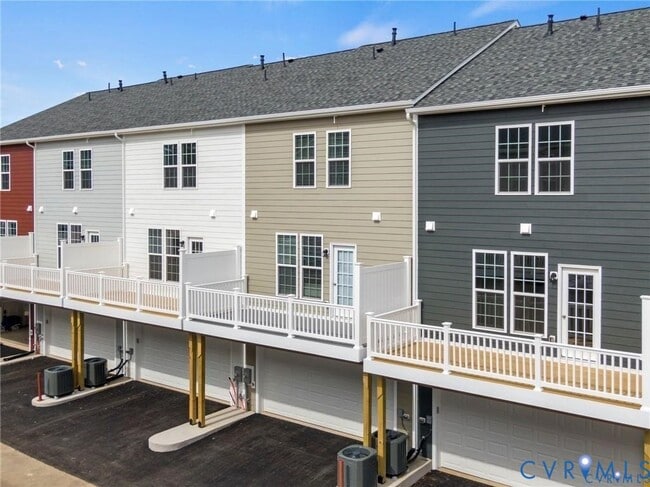 Photo - 13800 Village View Dr