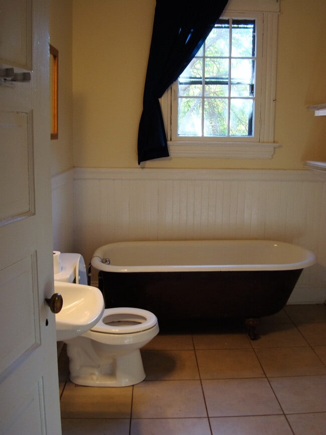 Photo - 309 W Council St