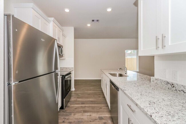 Photo - 8102 Sunberry Shadow Dr