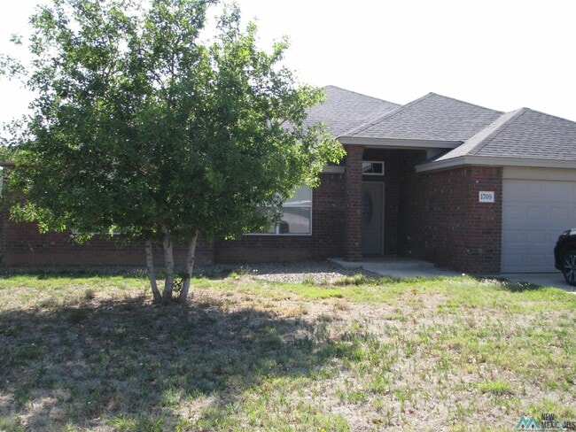 Photo - 1709 Simmons St House