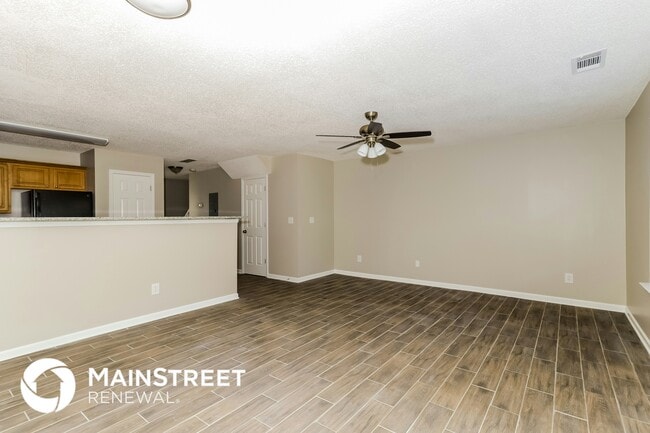 Photo - 5319 Creekview Way