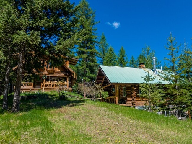 Photo - Beautiful Log Cabin in Condon