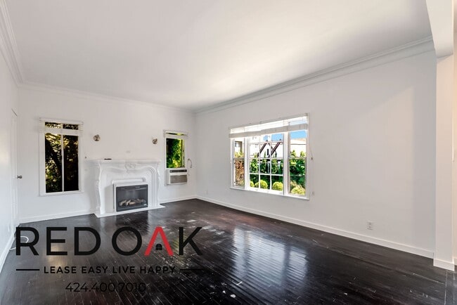 Building Photo - 5443 Harold Way Unit 5443 1/4 #5
