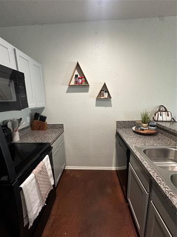 Photo - 215 Price Ln