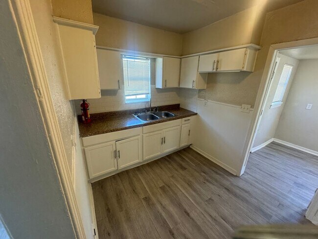 Photo - 1727 NE 19th St