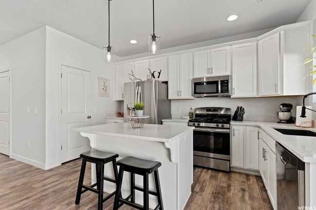 Photo - 1675 W Parkview Dr