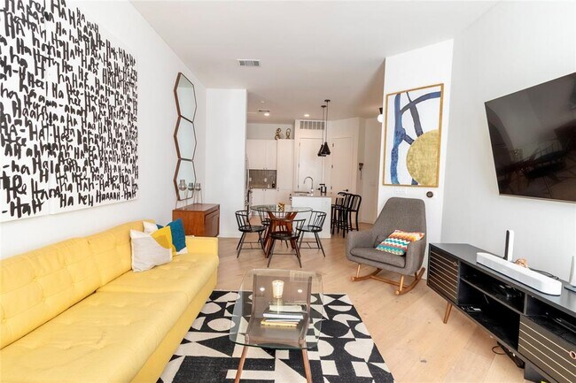 Photo - 800 Embassy Dr Unit 115