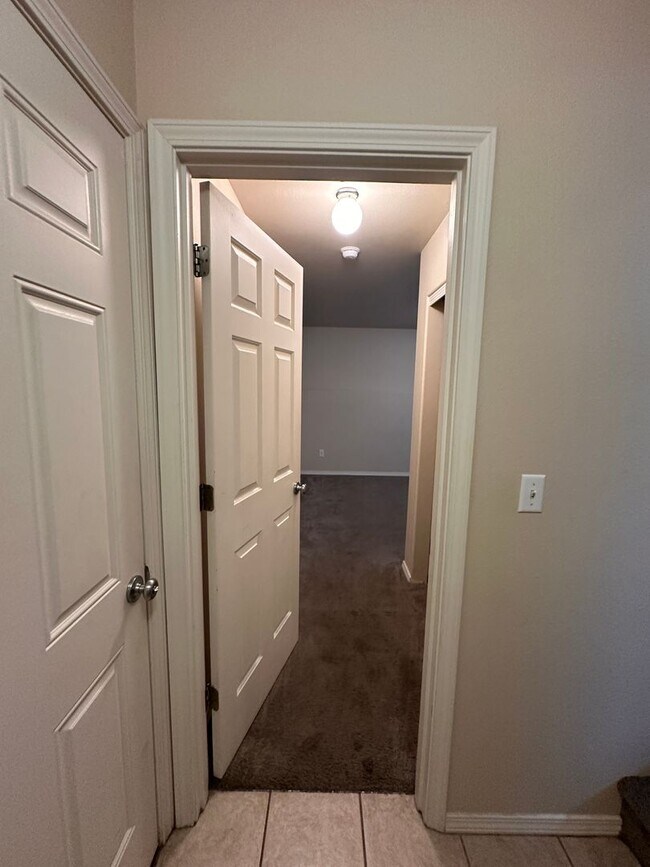 Photo - 3 bed, 3.5 bath townhome - Rd 68