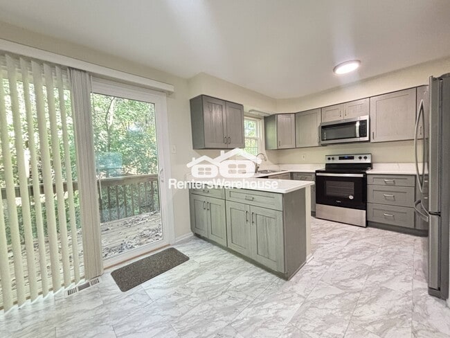 Photo - 7429 Setting Sun Way