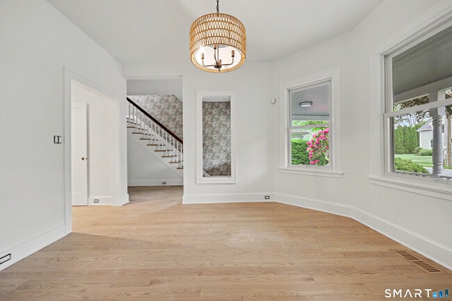 Photo - 15 Shorelands Pl