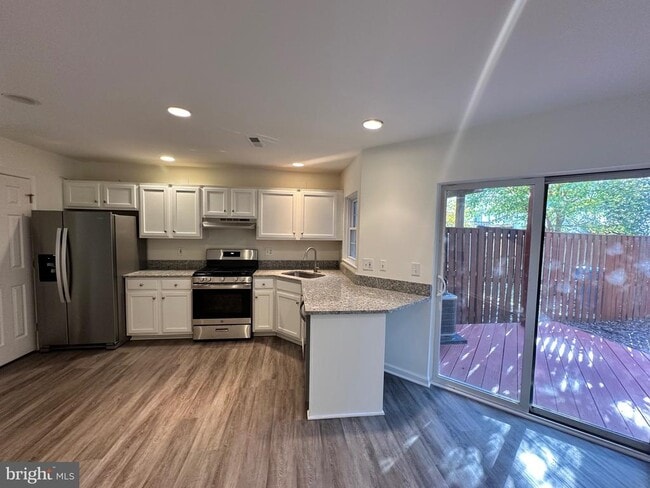 Photo - 43539 Kiplington Square